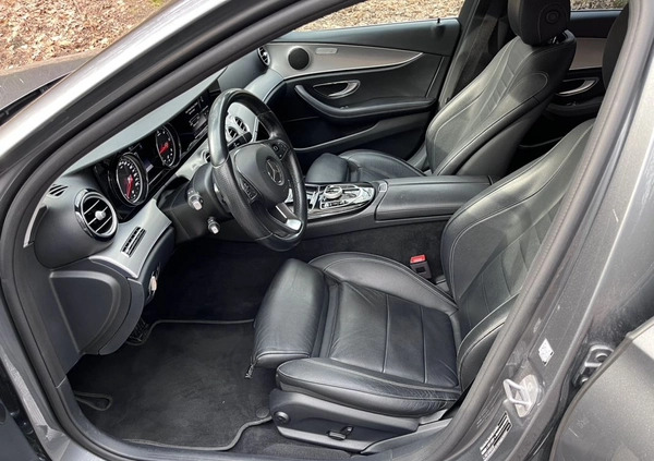 Mercedes-Benz Klasa E cena 82999 przebieg: 363000, rok produkcji 2018 z Rzeszów małe 704